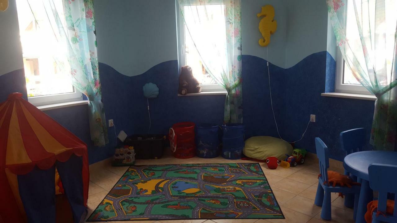 Posejdon Bed and Breakfast Ustronie Morskie Buitenkant foto